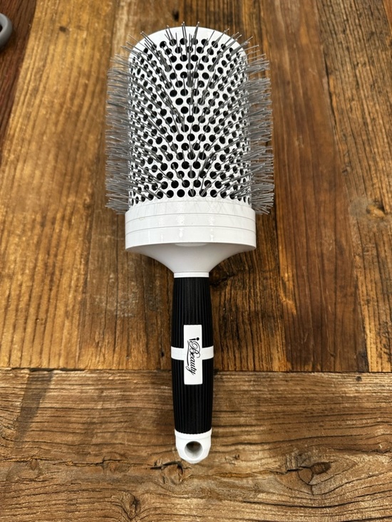 Other - White and Black Vent Round Hair Brush